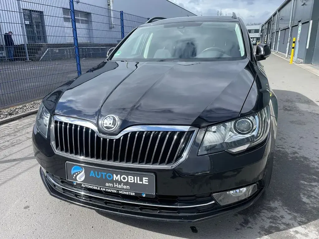 Gebraucht Skoda Superb Best of 140 PS (102 kW) 2015 Schwarz Limousine