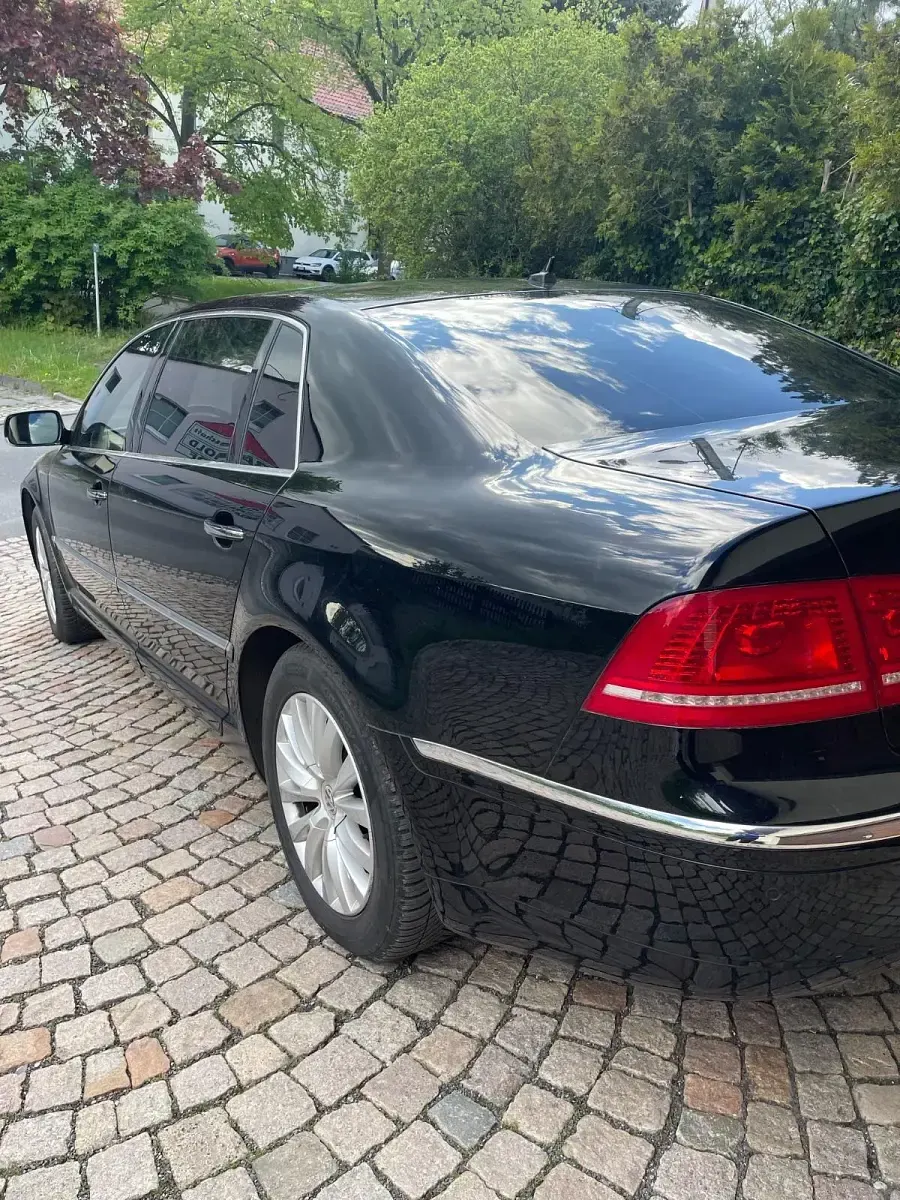 Gebraucht VW Phaeton 239 PS (175 kW) 2011 Schwarz Limousine