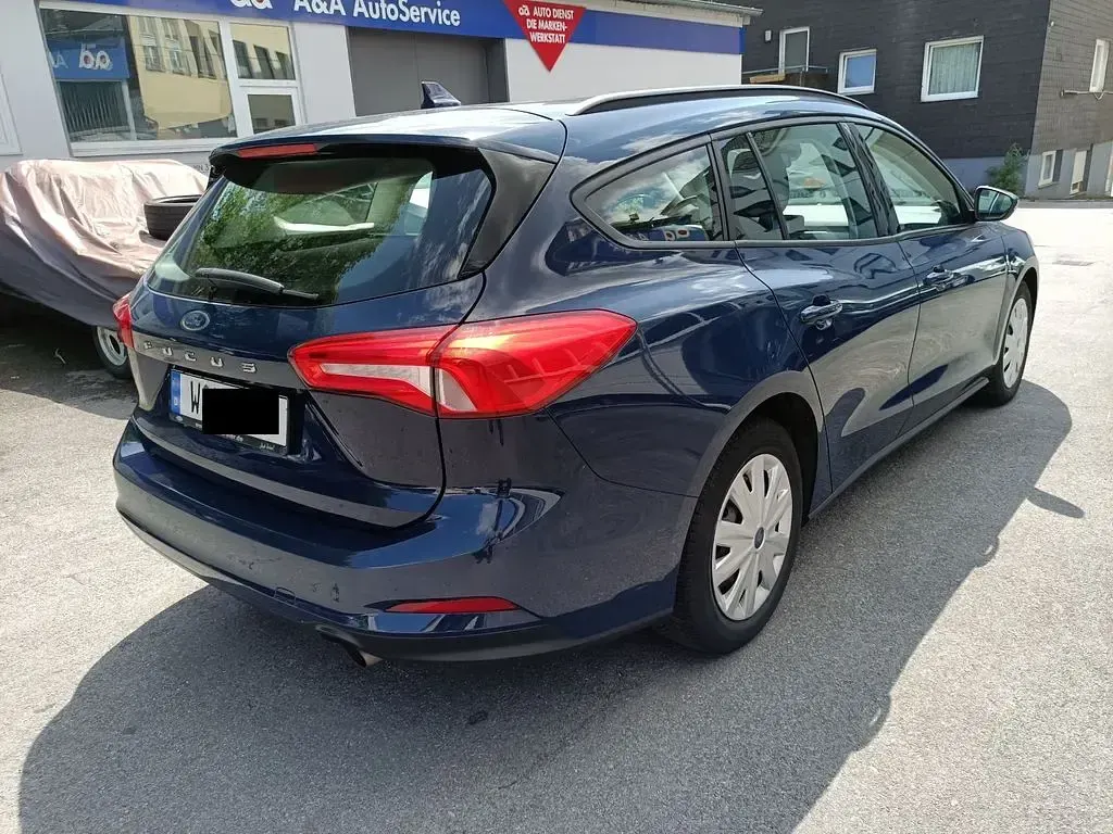 Gebraucht Ford Focus Trend 86 PS (63 kW) 2019 Blau Limousine