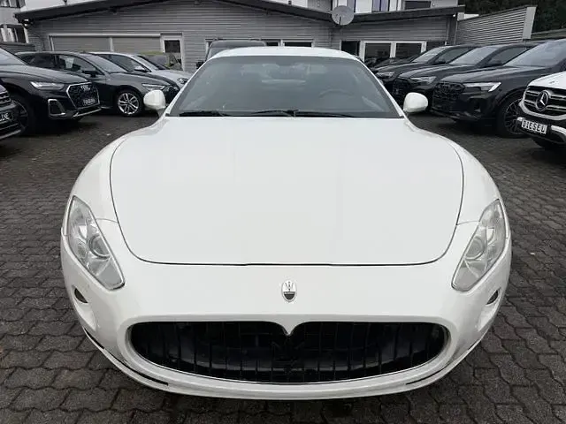 Gebraucht Maserati Granturismo 405 PS (297 kW) 2009 Weiß Coupé