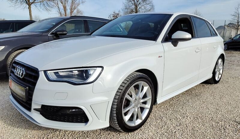 Weiß Gebraucht 2015 Audi A3 Sportback Ambition Limousine | 13.800 € (Fairer Preis) - Bild 1/4