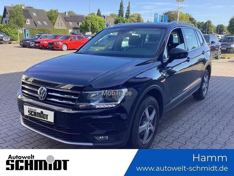 Schwarz Gebraucht 2018 VW Tiguan Allspace Comfortline SUV | 18.390 € (Teuer) - Bild 1/3