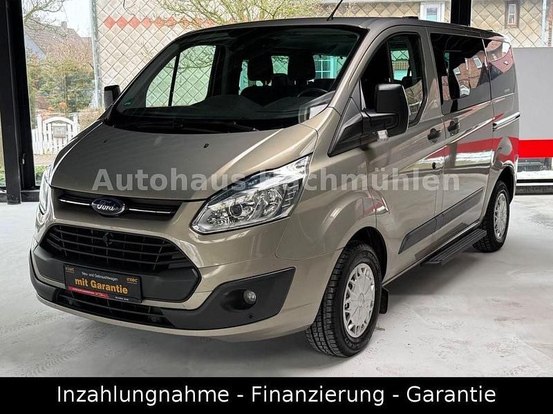 Grau Gebraucht 2014 Ford Tourneo Van / Kleinbus | 15.980 € (Fairer Preis) - Bild 1/4