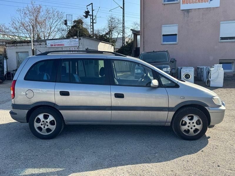 Gebraucht Opel Zafira Elegance 125 PS (91 kW) 2002 Silber Van / Kleinbus