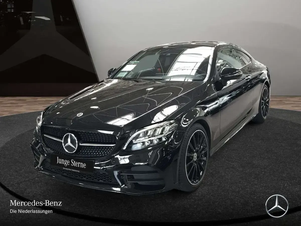 Gebraucht Mercedes C300 AMG 258 PS (189 kW) 2023 Schwarz Coupé