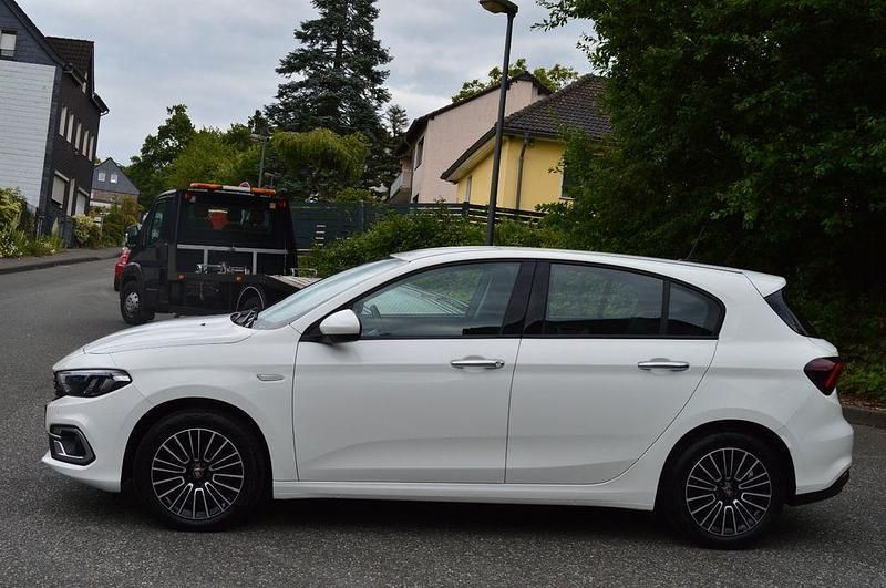 Weiß Gebraucht 2021 Fiat Tipo Life Limousine | 15.499 € (Etwas zu teuer) - Bild 1/4