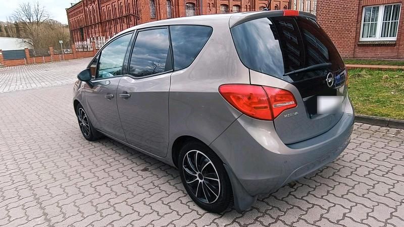 Gebraucht Opel Meriva Edition 101 PS (74 kW) 2010 Grau Van / Kleinbus