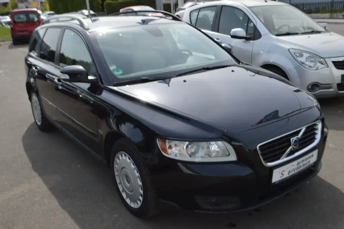 Gebraucht Volvo V50 Kinetic 136 PS (100 kW) 2009 Schwarz Kombi