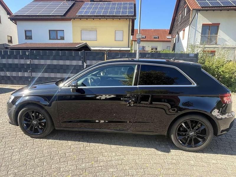 Schwarz Gebraucht 2014 Audi A3 Ambition Limousine | 13.700 € (Fairer Preis) - Bild 1/4
