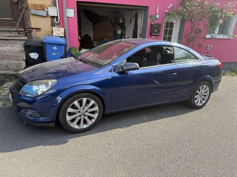 Blau Gebraucht 2006 Opel Astra Cabriolet Edition Cabrio | 1.050 € - Bild 1/4