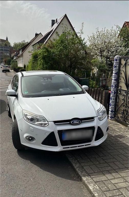 Gebraucht Ford Focus Titanium 150 PS (110 kW) 2011 Weiß Limousine