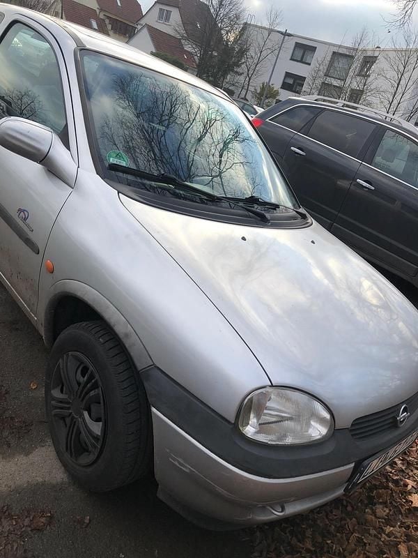 Grau Gebraucht 1997 Opel Corsa Kleinwagen | 1.300 € (Fairer Preis) - Bild 1/4