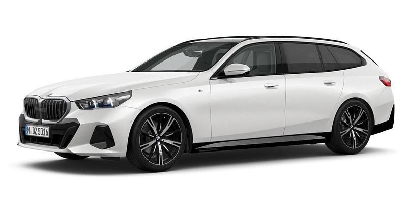 Weiß Gebraucht 2025 BMW 520 Comfort Edition Kombi | 55.186 € (Etwas zu teuer) - Bild 1/4
