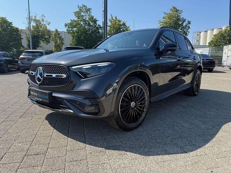 Gebraucht Mercedes GLC300e Premium 204 PS (150 kW) 2024 Grau SUV
