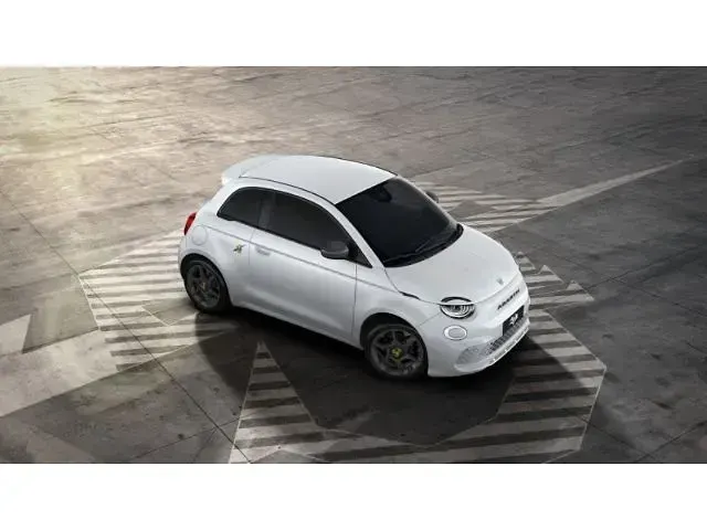 Gebraucht Abarth 500e 114 kW (155 PS) 2023 Weiss Kleinwagen