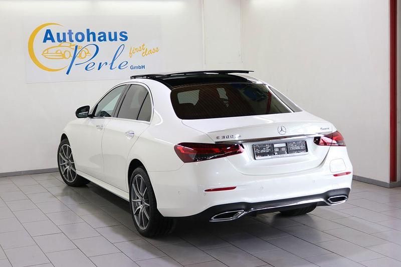 Gebraucht Mercedes E300 AMG 194 PS (142 kW) 2022 Weiß Limousine