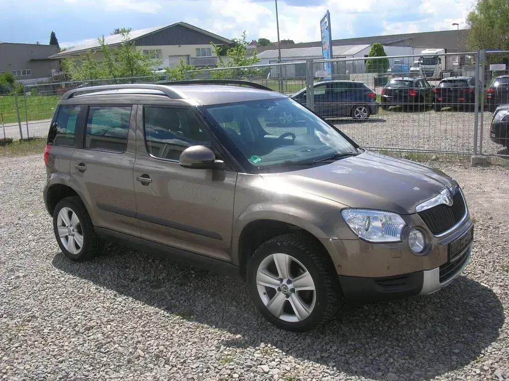 Gebraucht Skoda Yeti Plus Edition 140 PS (102 kW) 2013 Matobraun metallic SUV