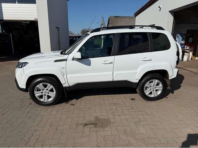 Gebraucht Lada niva 80 PS (58 kW) 2021 Weiß SUV