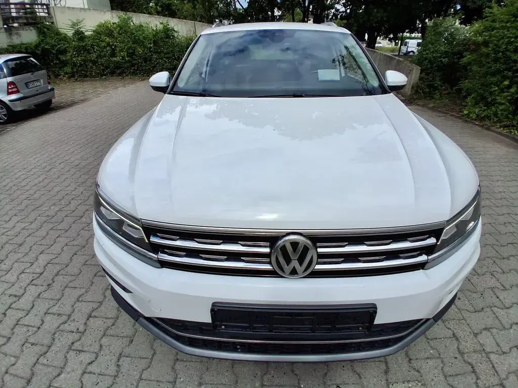 Gebraucht VW Tiguan Highline 150 PS (110 kW) 2020 Weiß SUV
