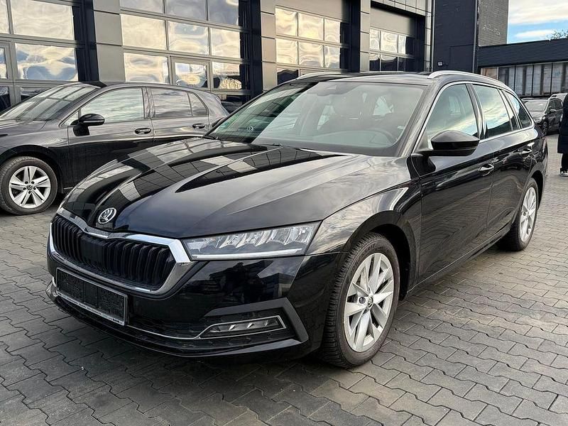 Schwarz Gebraucht 2021 Skoda Octavia First Edition Limousine | 15.990 € (Guter Preis) - Bild 1/4