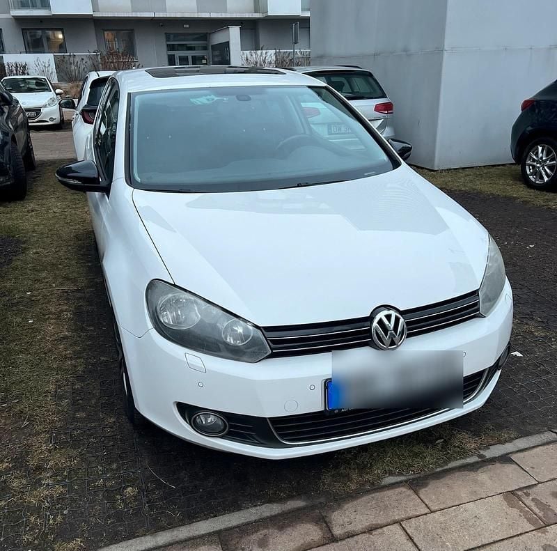 Gebraucht VW Golf VI Style 122 PS (89 kW) 2011 Weiß Kleinwagen
