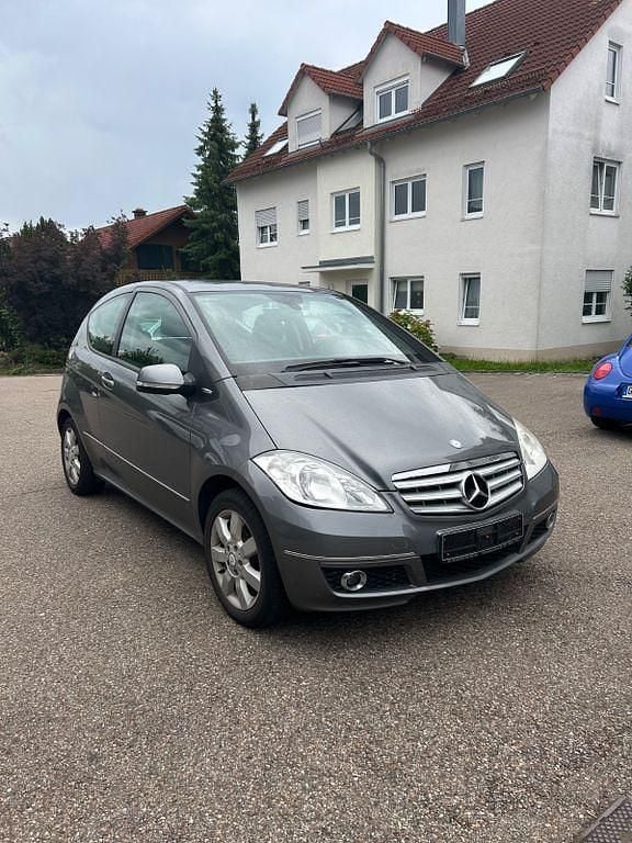 Grau Gebraucht 2008 Mercedes A150 Avantgarde Limousine | 1.950 € (Superpreis) - Bild 1/4