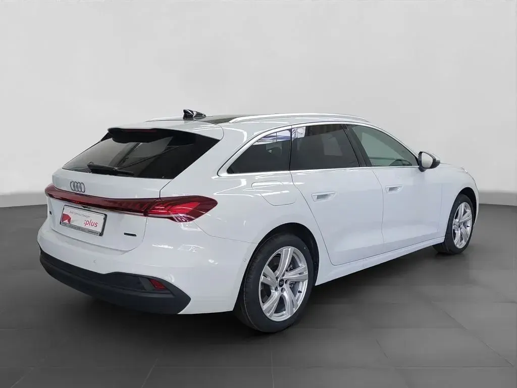 Gebraucht Audi A5 Sport 204 PS (150 kW) 2025 Weiß Kombi