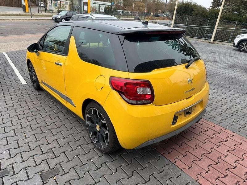 Gebraucht Citroën DS3 Sport Chic 156 PS (114 kW) 2010 Gelb (jaune pegase) Kleinwagen