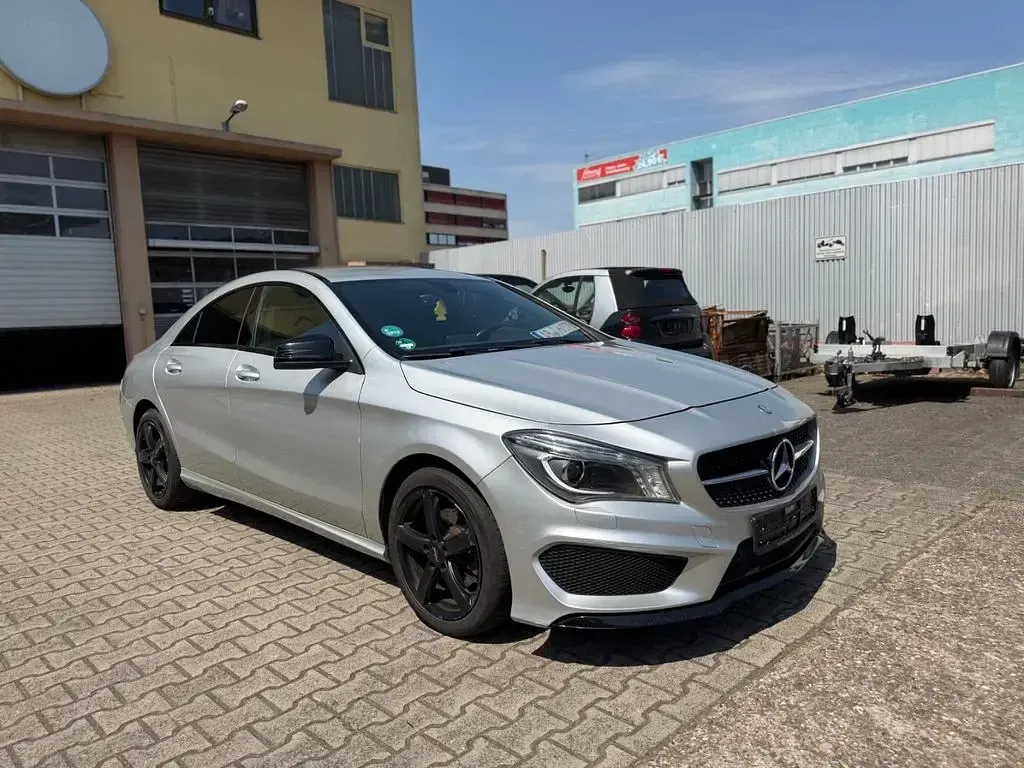 Gebraucht Mercedes CLA220 170 PS (125 kW) 2013 Silber Coupé