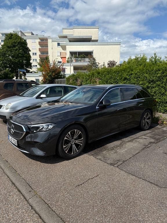Gebraucht 2024 Mercedes E220 Kombi | 44.200 € (Superpreis) - Bild 1/4