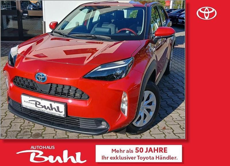 Rot Gebraucht 2021 Toyota Yaris Cross Business Edition SUV | 19.986 € (Guter Preis) - Bild 1/4