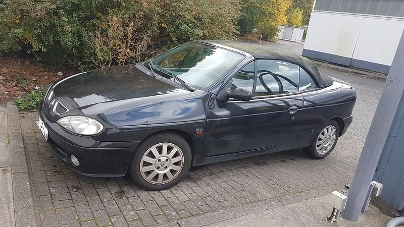 Schwarz Gebraucht 2002 Renault Mégane Cabriolet Cabrio | 1.200 € (Fairer Preis) - Bild 1/4