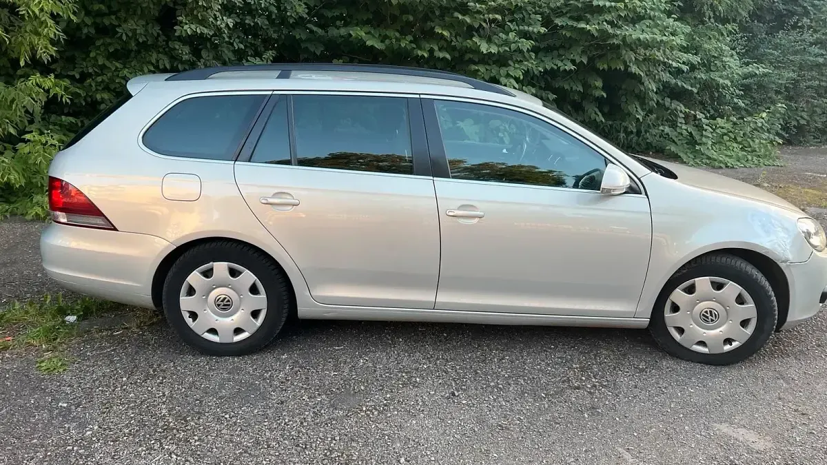 Gebraucht VW Golf VI 122 PS (89 kW) 2010 Grau Kleinwagen