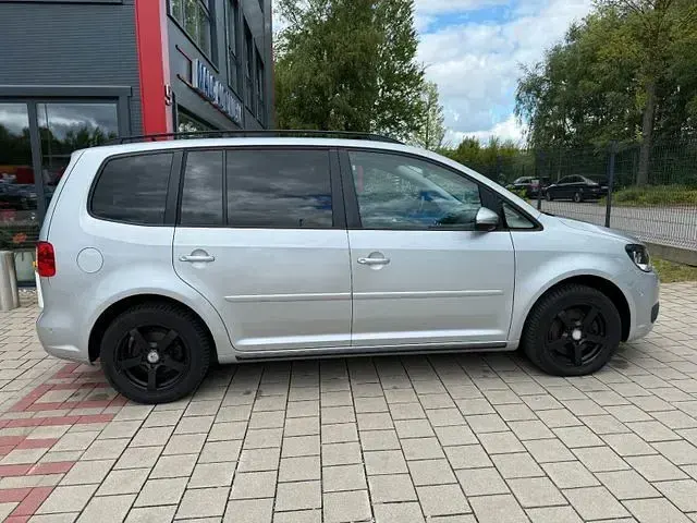 Gebraucht VW Touran 140 PS (102 kW) 2015 Silber Van / Kleinbus