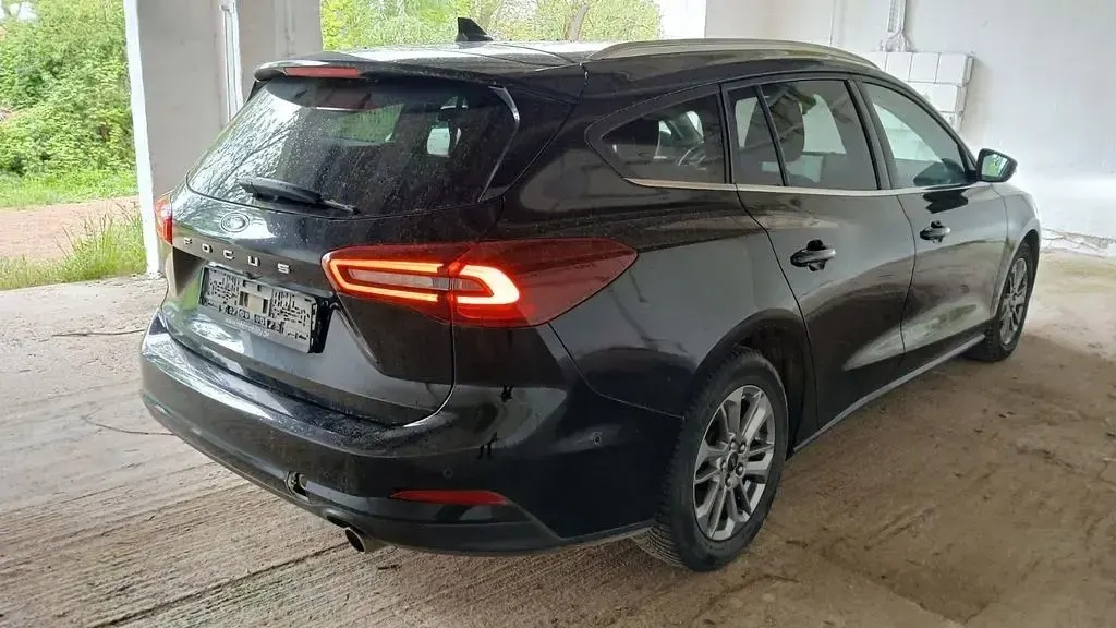 Usado Ford Focus Titanium X 116 CV (85 kW) 2023 Negro Berlina