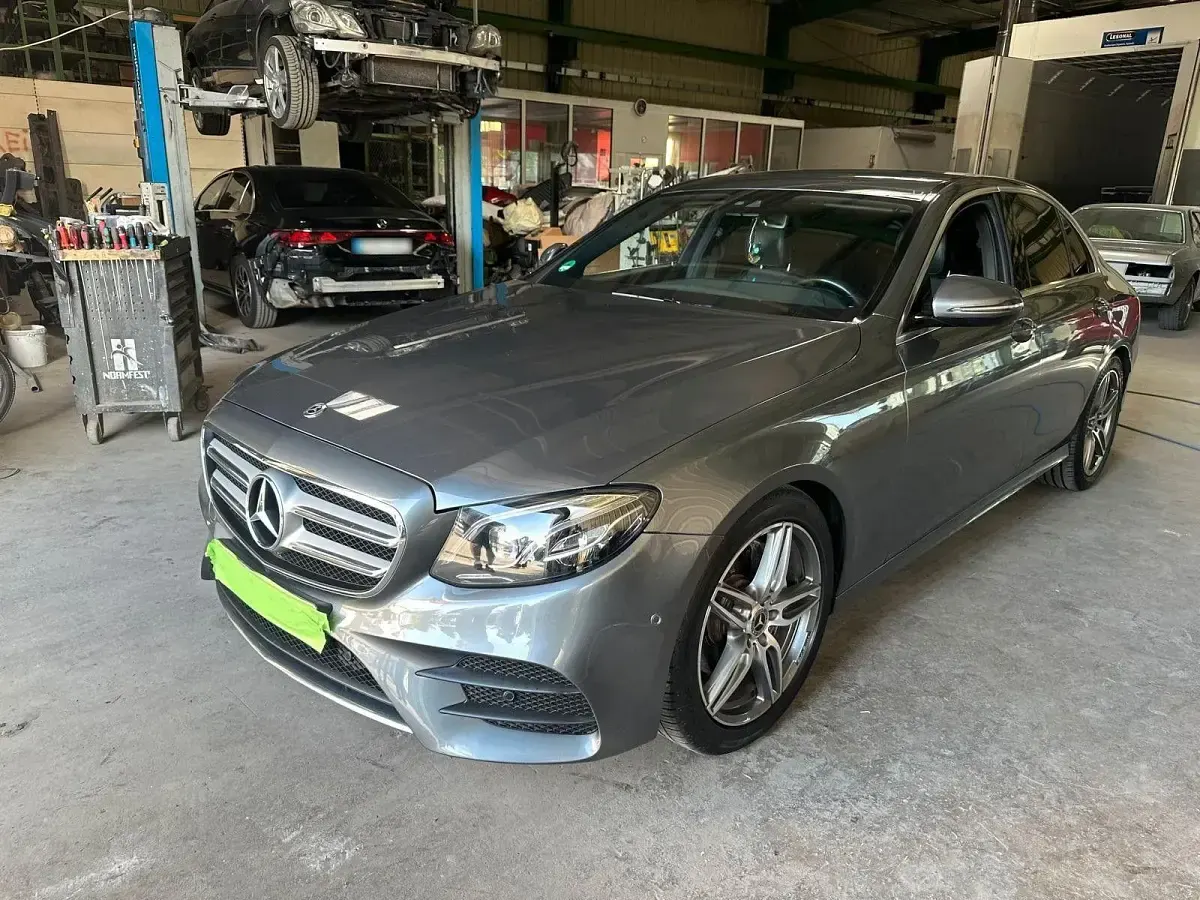 Gebraucht Mercedes E200 184 PS (135 kW) 2018 Grau Limousine