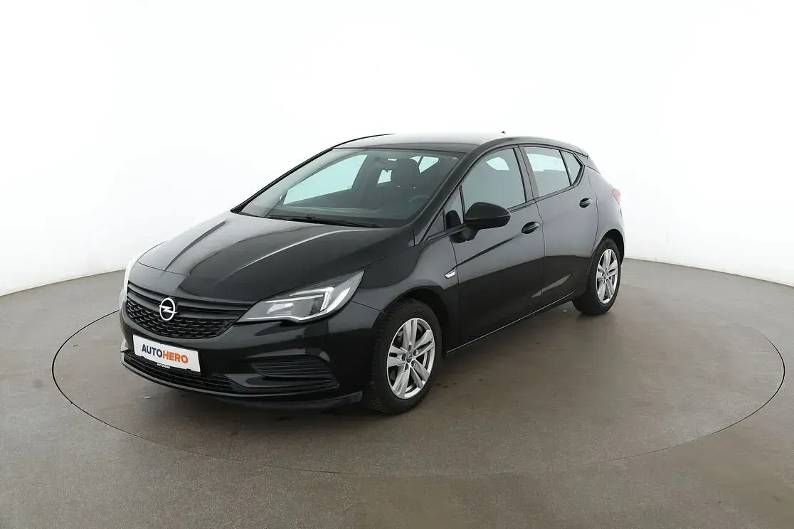 Gebraucht Opel Astra Selection 105 PS (77 kW) 2017 Limousine