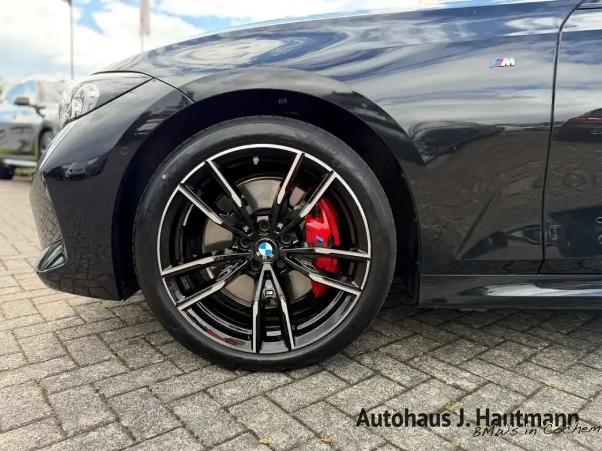 Gebraucht BMW 340 M Sport 374 PS (275 kW) 2025 Saphirschwarz Kombi