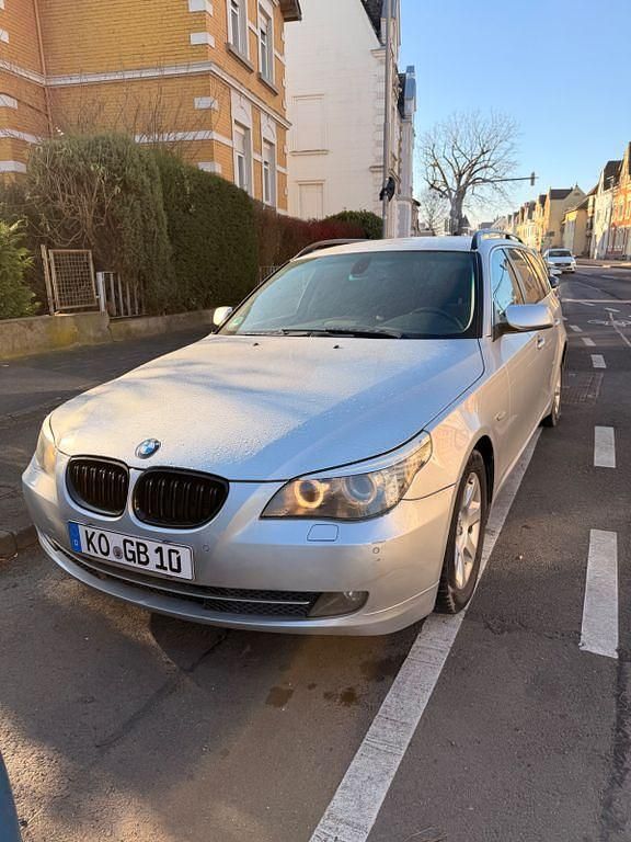 Gebraucht BMW 523 Sport Line 190 PS (139 kW) 2009 Silber Kombi