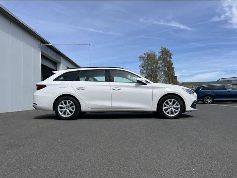 Second-hand Seat Leon Style 150 CP (110 kW) 2022 Alb Break