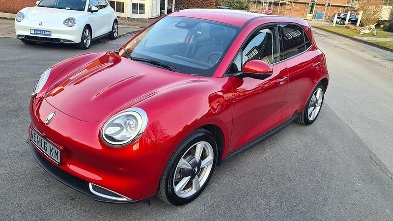 Gebraucht Ora Funky Cat 300 Pro 125 kW (171 PS) 2023 Galaxy rot Kleinwagen