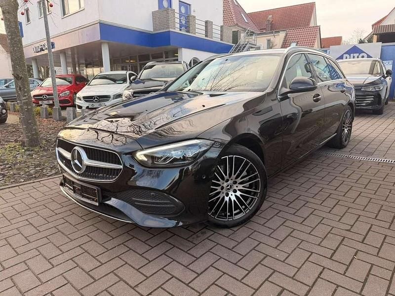 Obsidianschwarz Gebraucht 2021 Mercedes C220 Kombi | 24.950 € (Guter Preis) - Bild 1/4