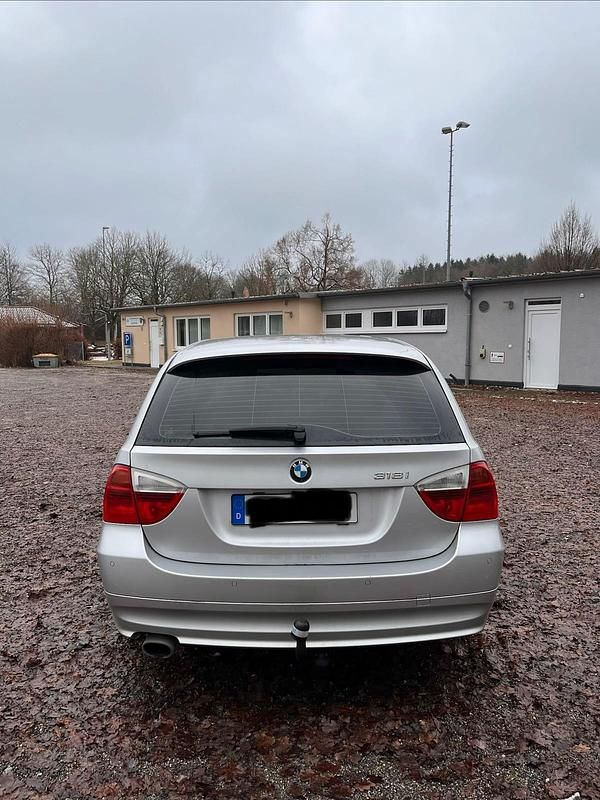 Gebraucht BMW 318 143 PS (105 kW) 2008 Grau Kombi