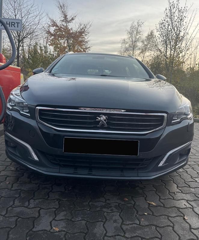 Grau Gebraucht 2015 Peugeot 508 Kombi | 7.900 € (Fairer Preis) - Bild 1/4