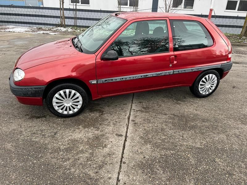Gebraucht Citroën Saxo 60 PS (44 kW) 2003 Rot Kleinwagen