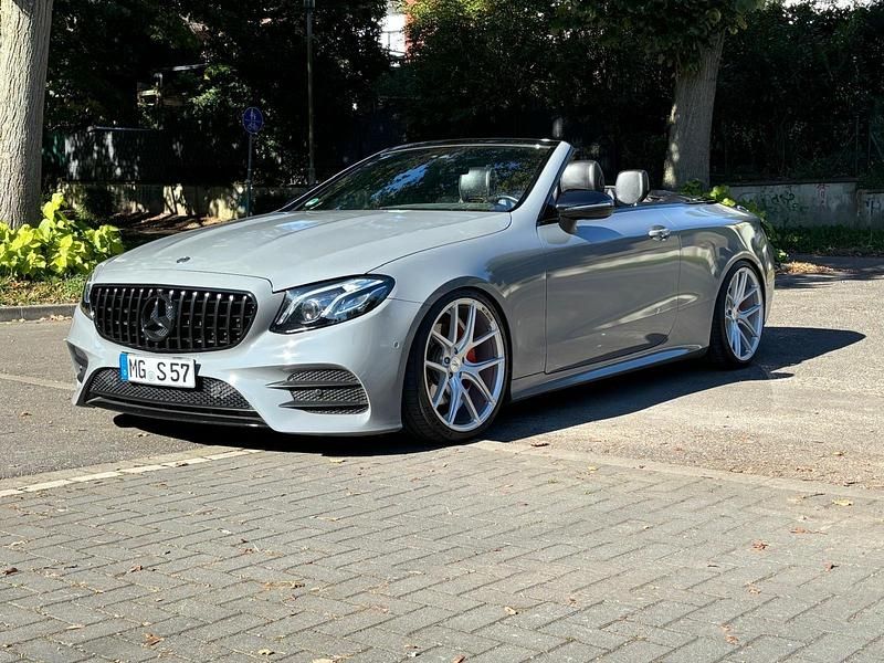 Schwarz Gebraucht 2018 Mercedes E200 Cabrio | 38.950 € - Bild 1/4