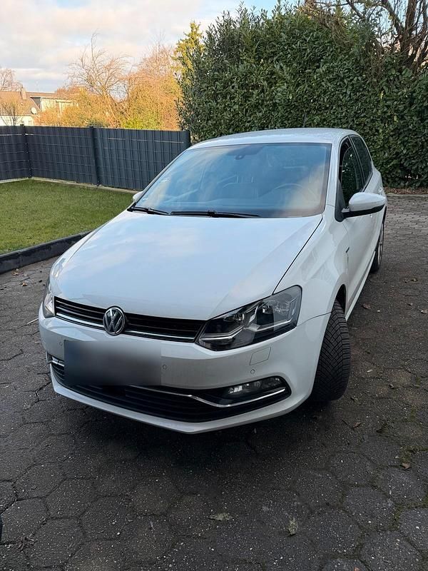 Weiß Gebraucht 2016 VW Polo Kleinwagen | 8.200 € (Fairer Preis) - Bild 1/4
