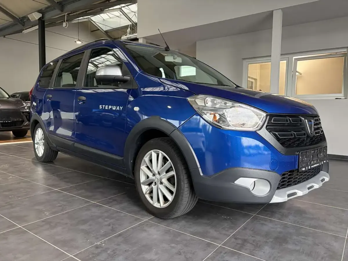 Gebraucht Dacia Lodgy Stepway 131 PS (96 kW) 2022 Stahlblau Van / Kleinbus