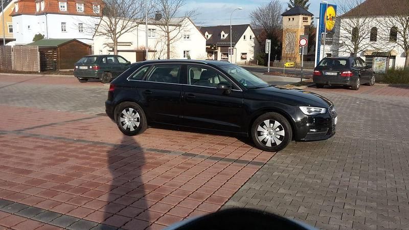 Usado Audi A3 Ambition 110 HP (80 kW) 2013 Preto Sedan