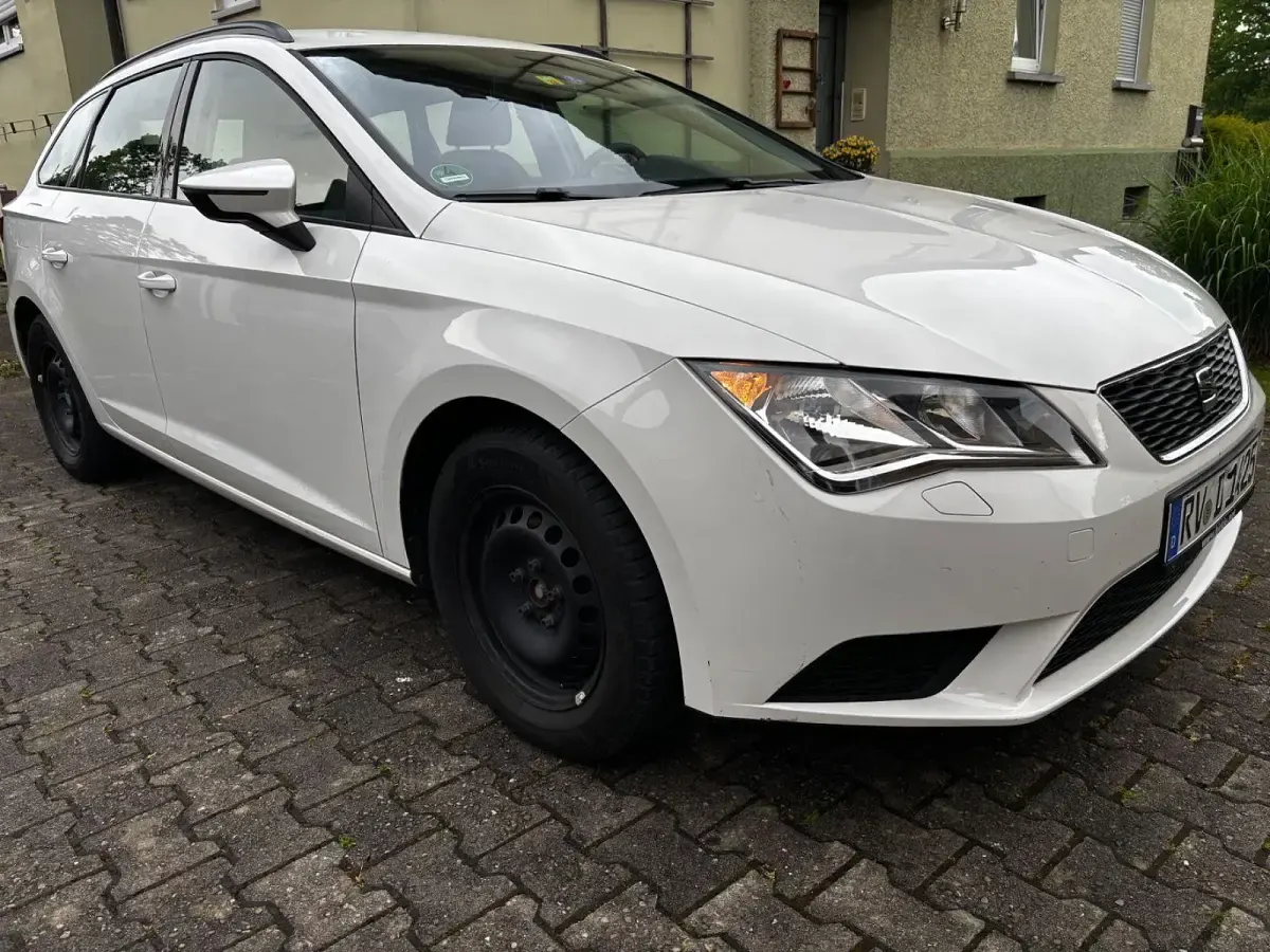 Używany Seat Leon ST CONNECT 110 KM (80 kW) 2017 Biały Kombi